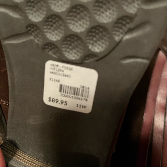 Boots - Picture 5 of 6